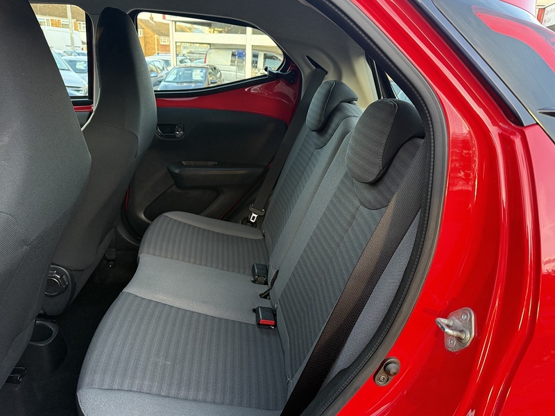 Toyota AYGO VVT-i x-play - U209