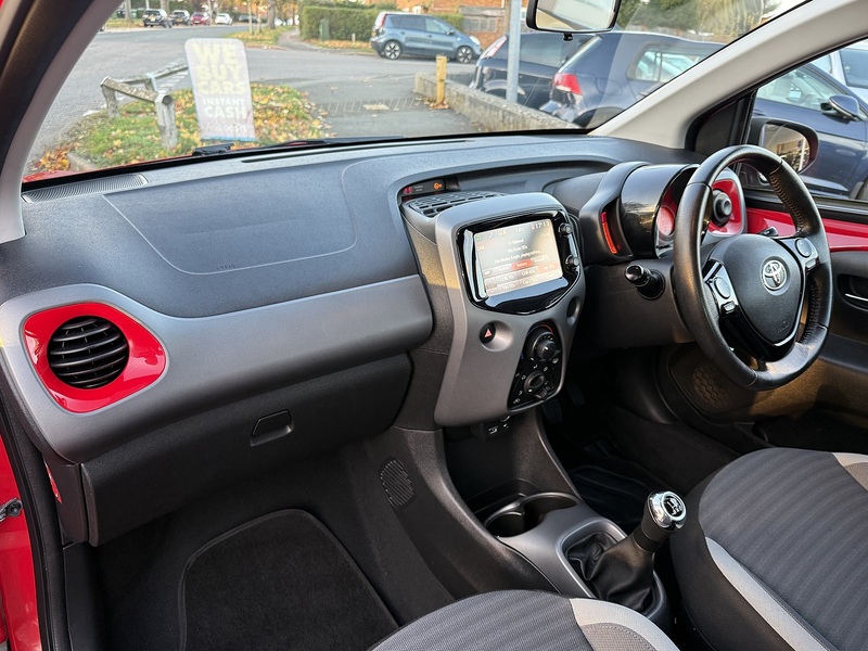 Toyota AYGO VVT-i x-play - U209