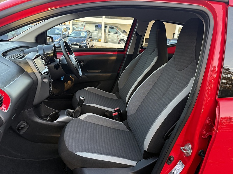 Toyota AYGO VVT-i x-play - U209