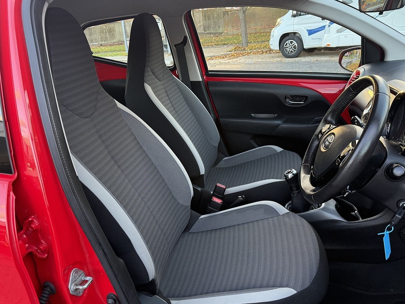 Toyota AYGO VVT-i x-play - U209