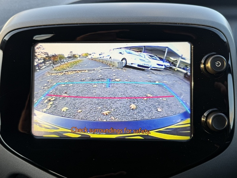 Toyota AYGO VVT-i x-play - U209