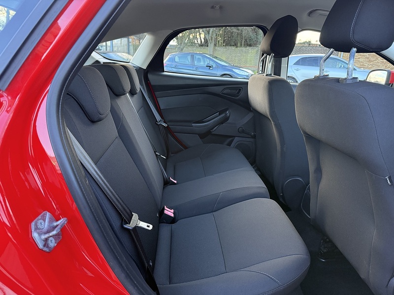 Ford Focus Studio - U269