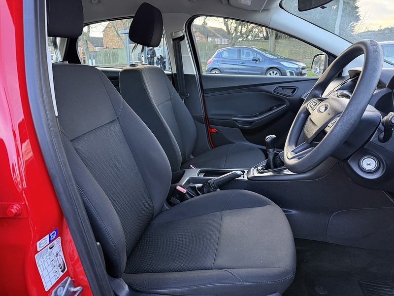 Ford Focus Studio - U269