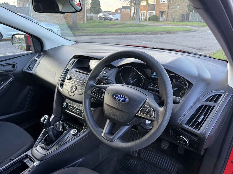 Ford Focus Studio - U269