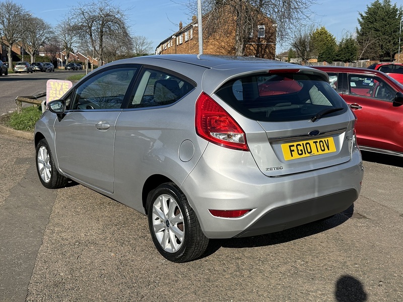 Ford Fiesta Zetec - U290