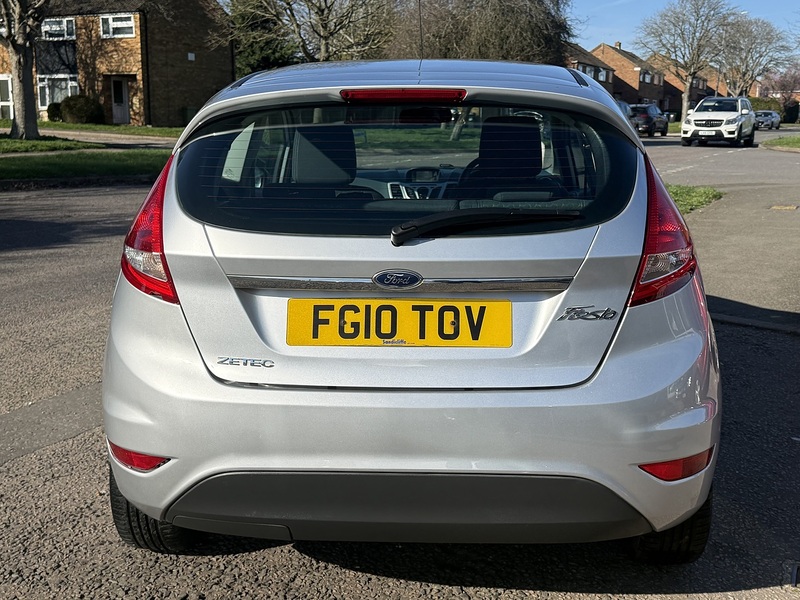 Ford Fiesta Zetec - U290