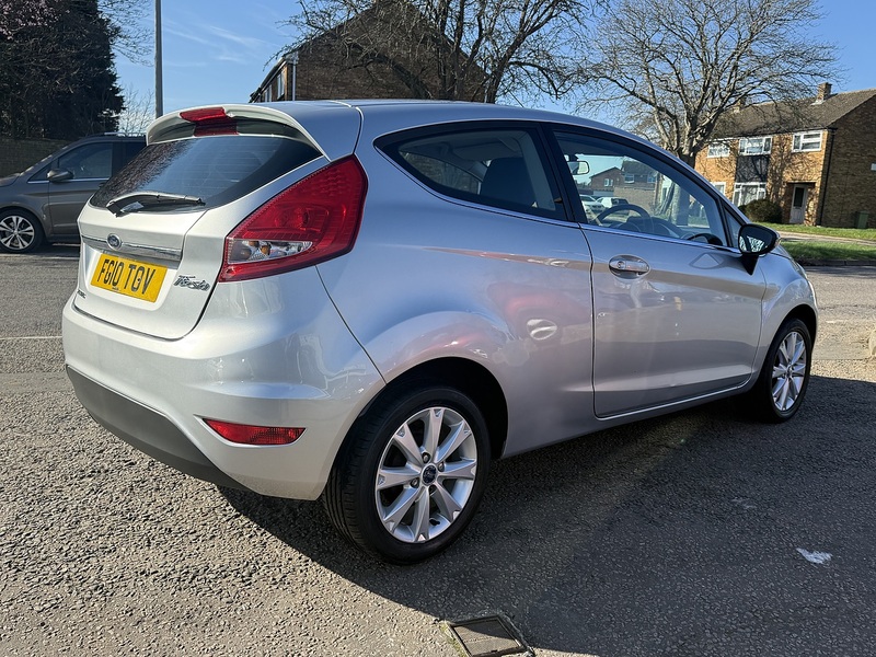 Ford Fiesta Zetec - U290