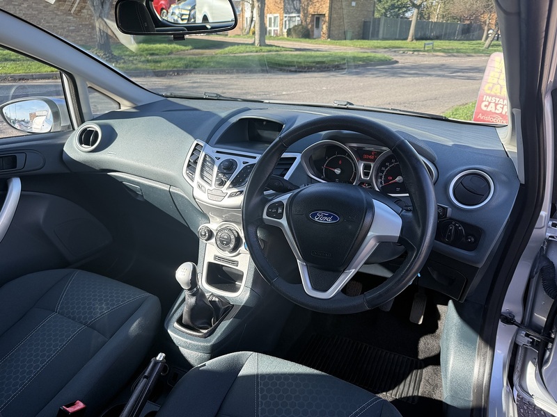 Ford Fiesta Zetec - U290