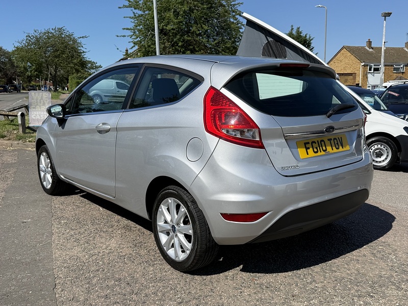Ford Fiesta Zetec - U290