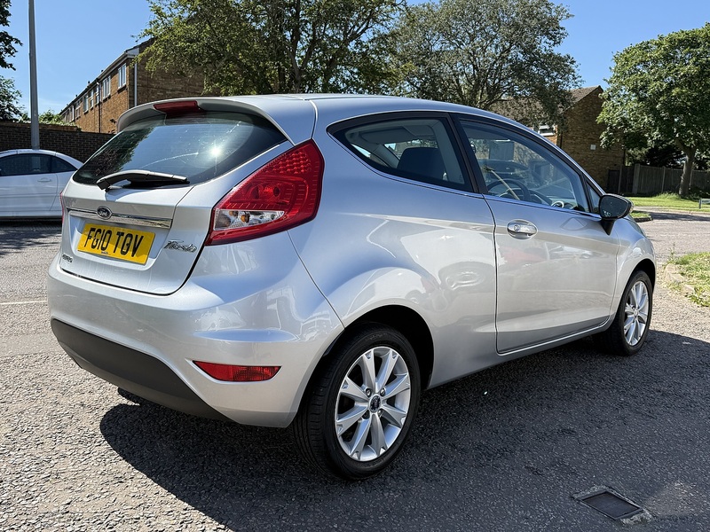 Ford Fiesta Zetec - U290