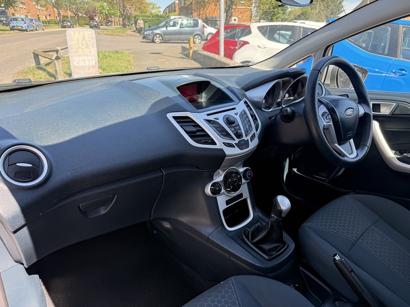 Ford Fiesta Zetec - U325
