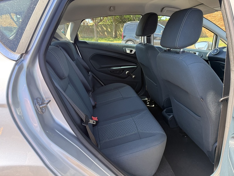 Ford Fiesta Zetec - U325