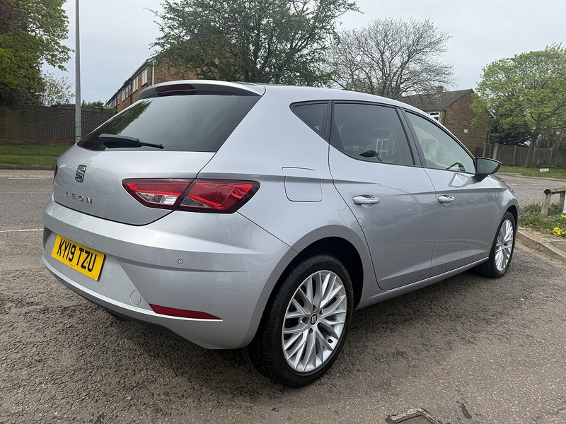 SEAT Leon TDI SE Dynamic - U327