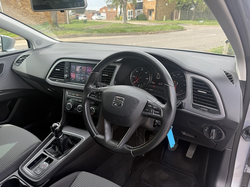 SEAT Leon TDI SE Dynamic - U327