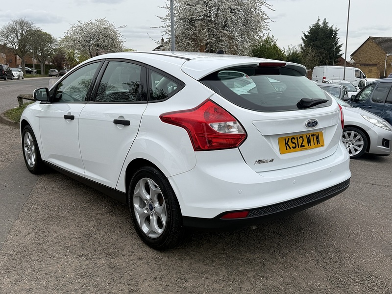 Ford Focus Studio - U328