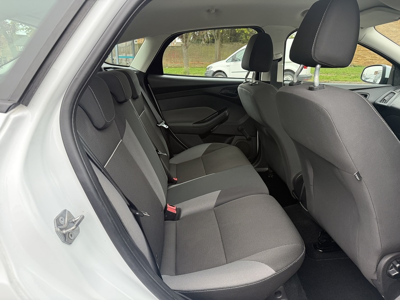 Ford Focus Studio - U328