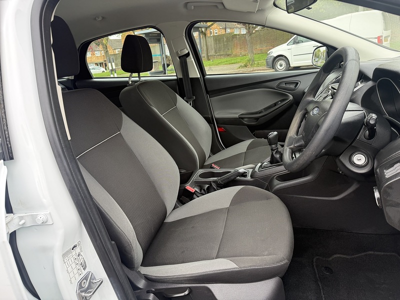 Ford Focus Studio - U328