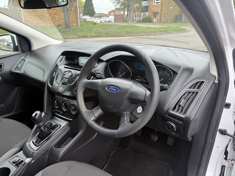 Ford Focus Studio - U328