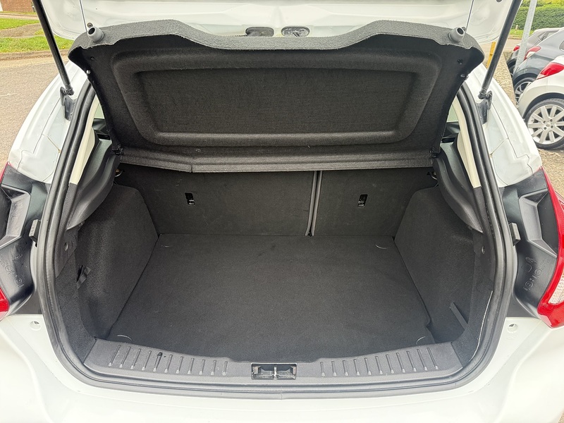 Ford Focus Studio - U328