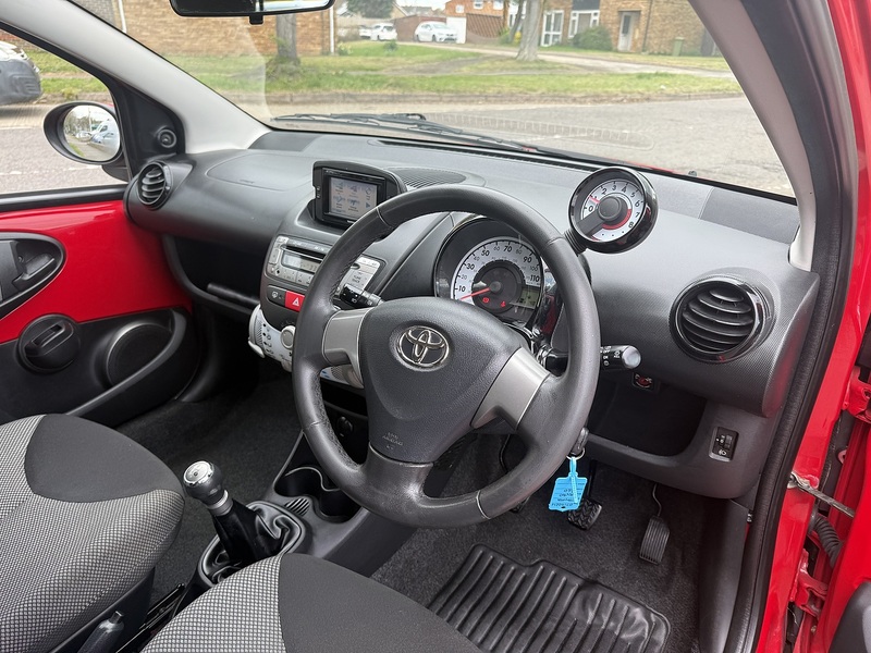 Toyota AYGO VVT-i Move - U329