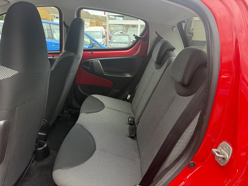 Toyota AYGO VVT-i Move - U329