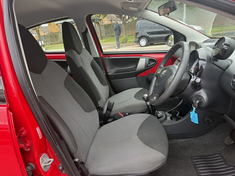 Toyota AYGO VVT-i Move - U329