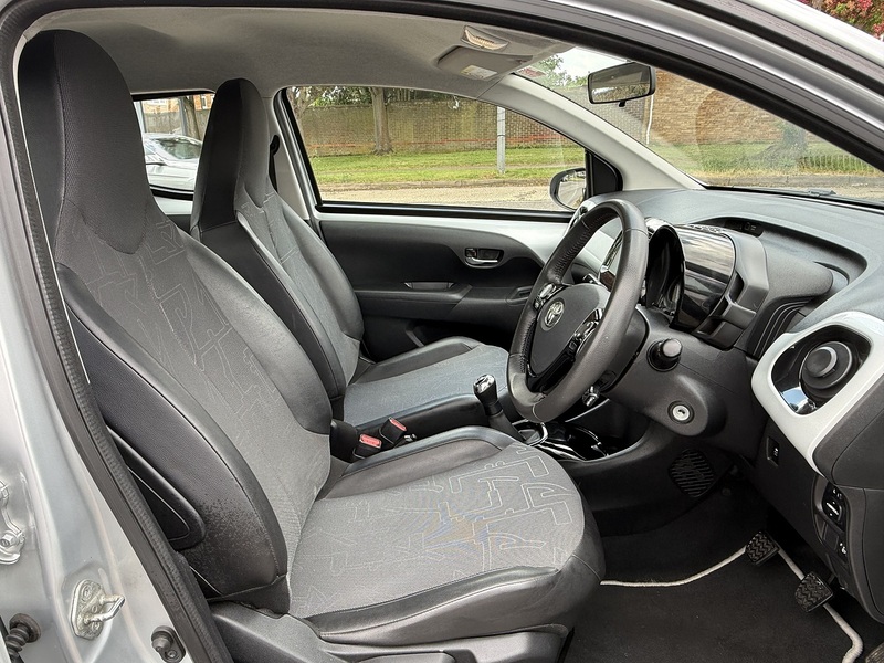 Toyota AYGO VVT-i x-pression - U347