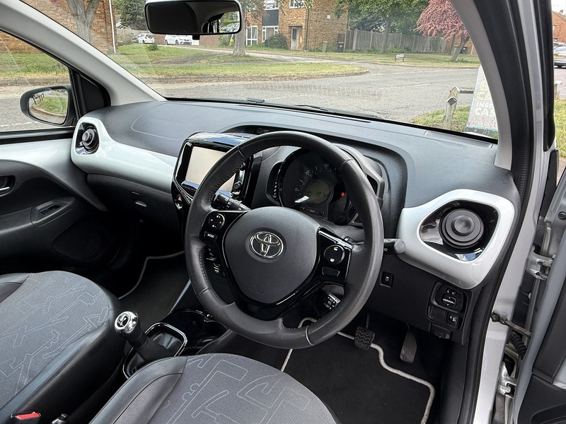 Toyota AYGO VVT-i x-pression - U347