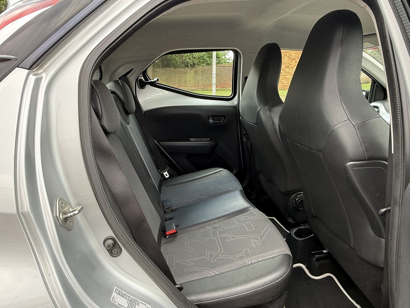 Toyota AYGO VVT-i x-pression - U347