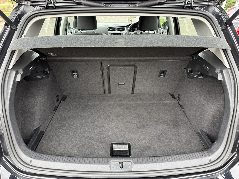 Volkswagen Golf TDI BlueMotion Tech SE - U356