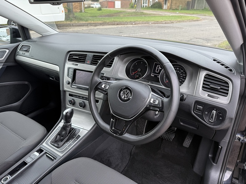 Volkswagen Golf TDI BlueMotion Tech SE - U356