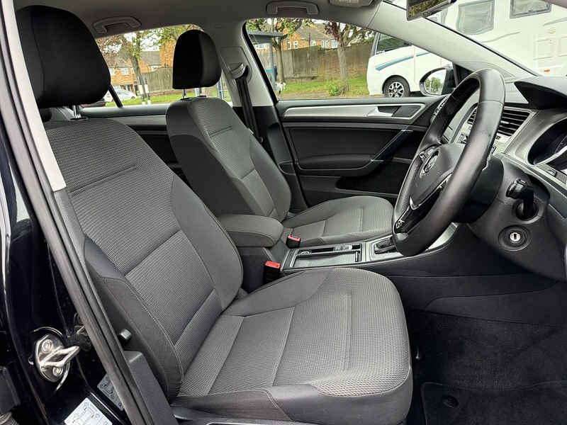 Volkswagen Golf TDI BlueMotion Tech SE - U356
