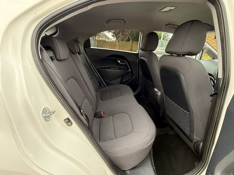 Kia Rio 3 - U358