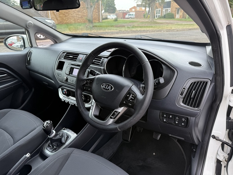 Kia Rio 3 - U358