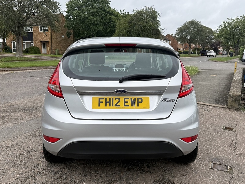 Ford Fiesta Zetec - U370