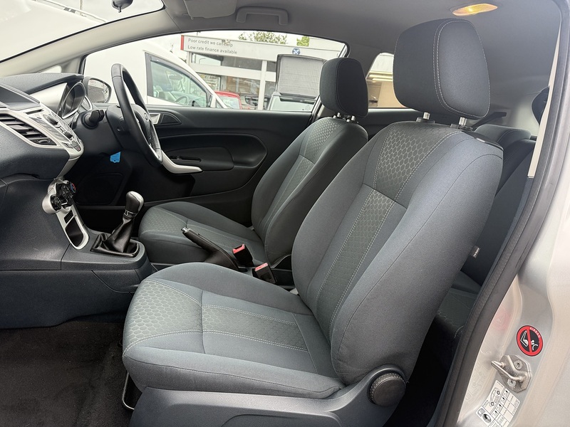 Ford Fiesta Zetec - U370