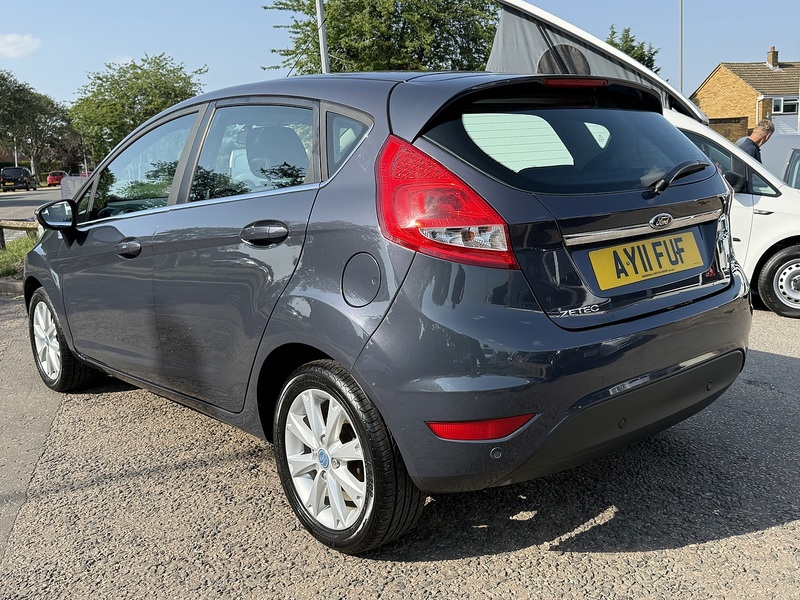Ford Fiesta Zetec - U382