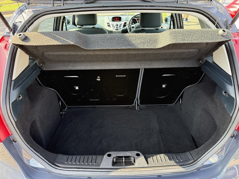 Ford Fiesta Zetec - U382