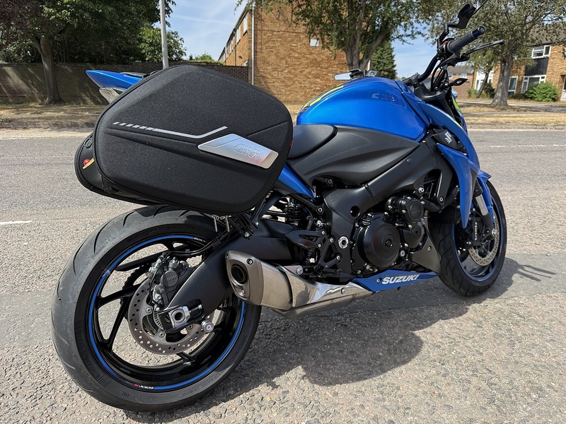 Suzuki GSX-S1000  - U389
