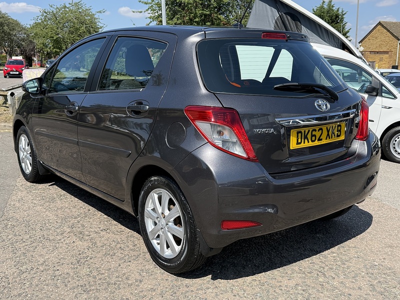 Toyota Yaris Dual VVT-i TR - U390