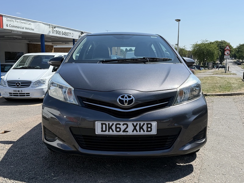 Toyota Yaris Dual VVT-i TR - U390