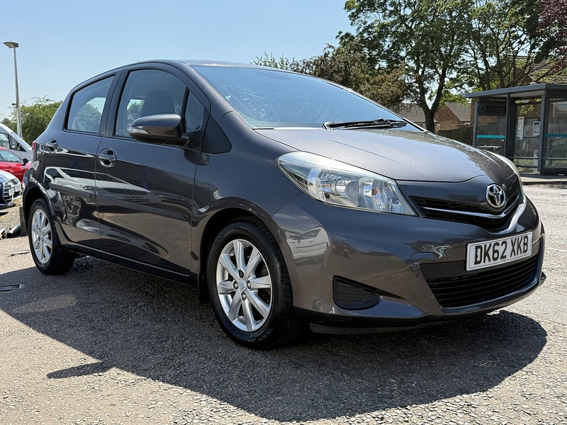 Toyota Yaris Dual VVT-i TR - U390