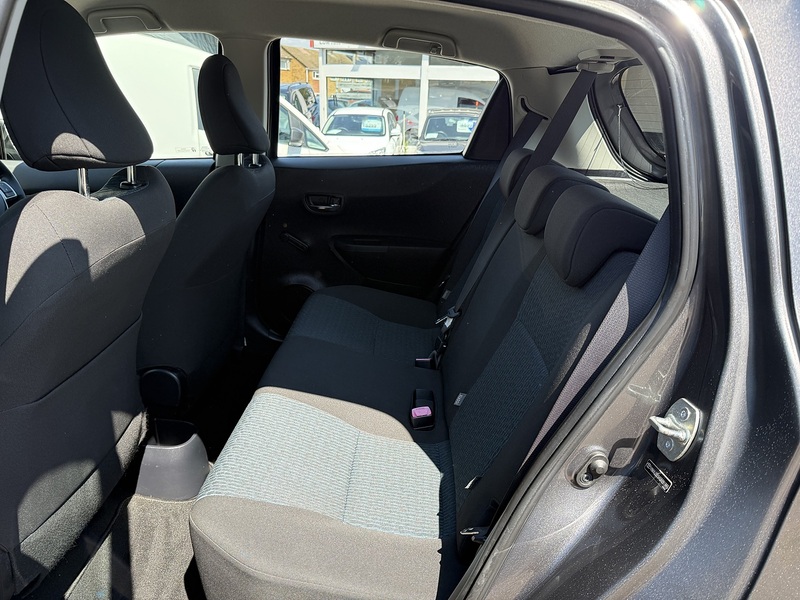 Toyota Yaris Dual VVT-i TR - U390