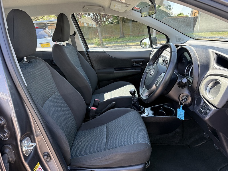 Toyota Yaris Dual VVT-i TR - U390