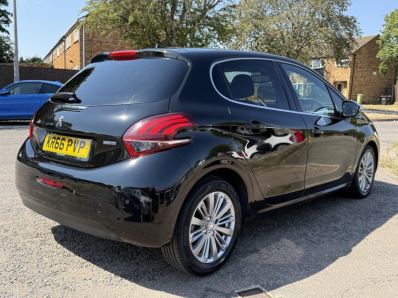 Peugeot 208 BlueHDi Allure - U401