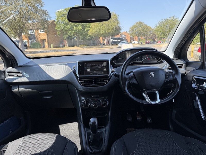 Peugeot 208 BlueHDi Allure - U401