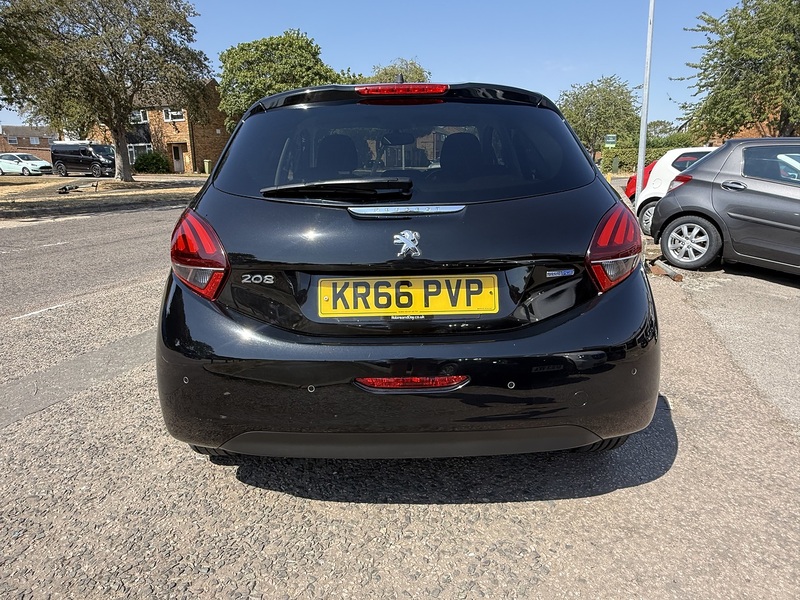 Peugeot 208 BlueHDi Allure - U401