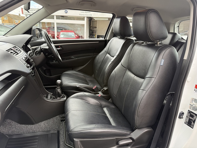 Suzuki Swift SZ3 - U408