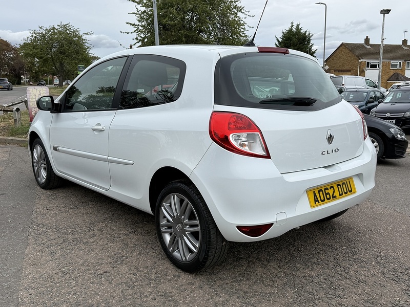 Renault Clio Dynamique TomTom - U425