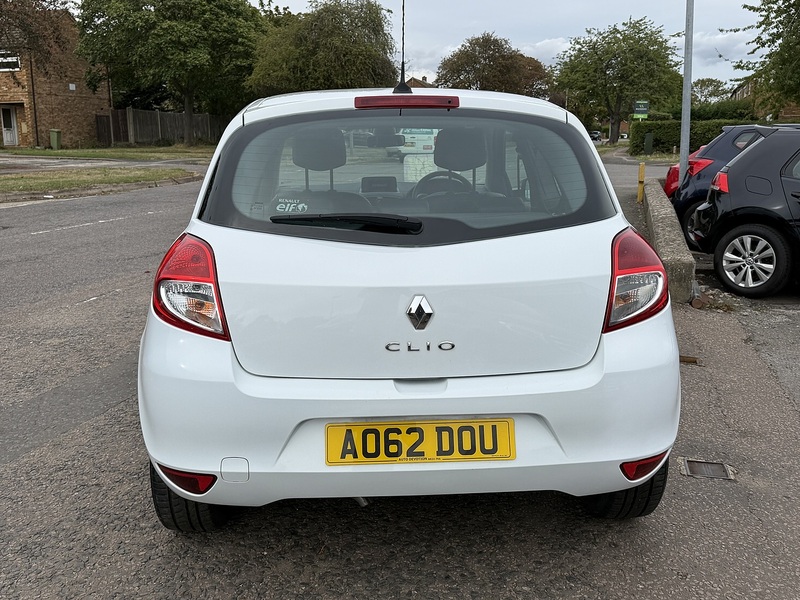 Renault Clio Dynamique TomTom - U425